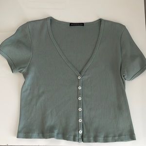 Brandy Melville Size 7 V-neck Crop Button Short sleeve Top